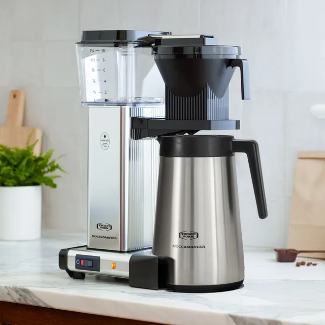 Moccamaster KBGT Silver ant marmurinio virtuvės stalviršio